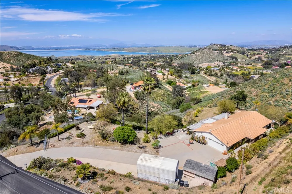 21798 Ridgedale Drive Lake Mathews, CA 92570