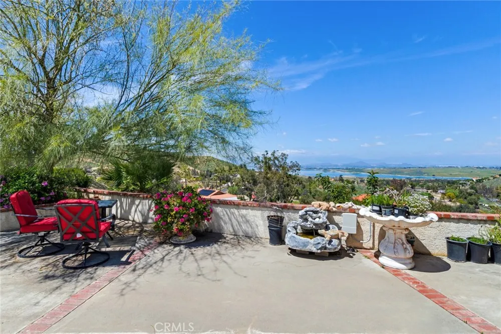 21798 Ridgedale Drive Lake Mathews, CA 92570