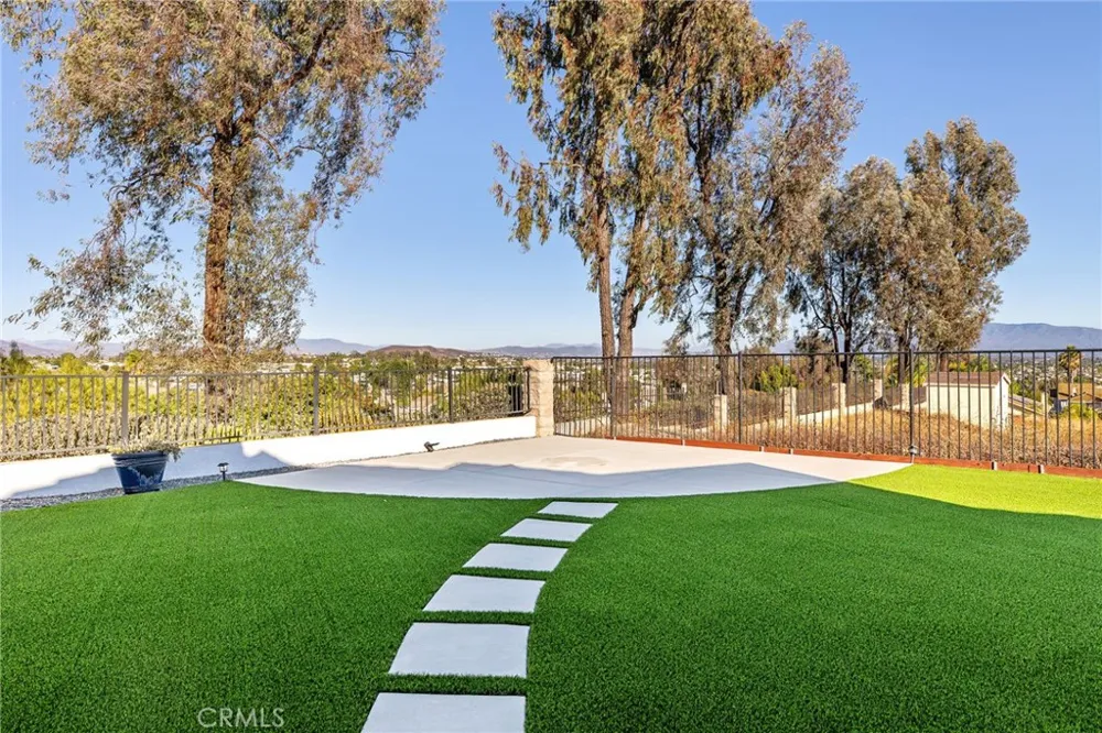 25560 Timbertree Court Murrieta, CA 92563