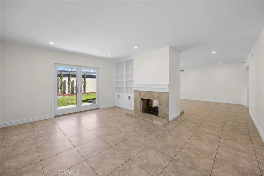 831 E Hoover Orange, CA 92867