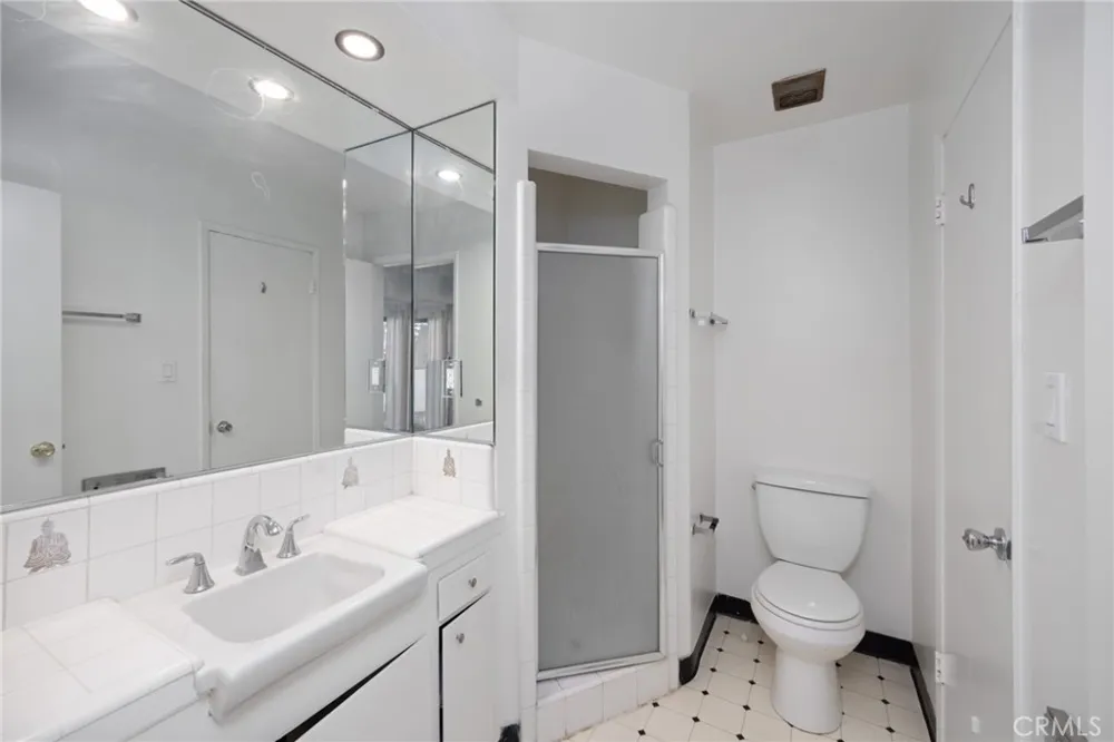 619 S Pasadena Avenue #3 Pasadena, CA 91105