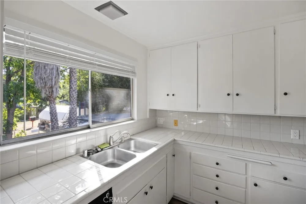 619 S Pasadena Avenue #3 Pasadena, CA 91105
