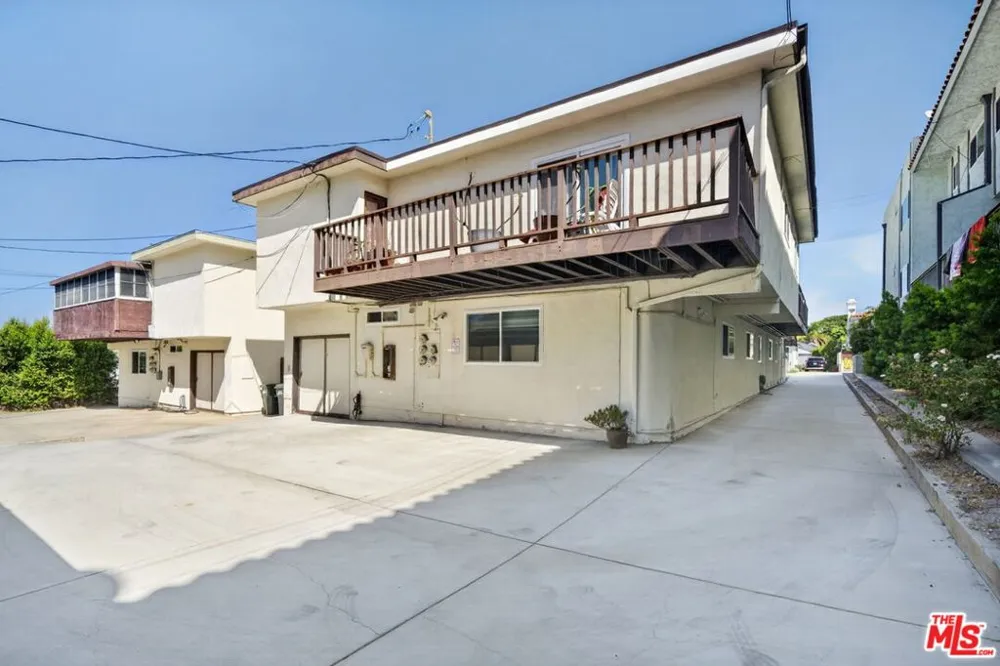 2418 Graham Avenue #2 Redondo Beach, CA 90278