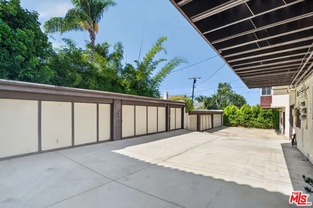 2418 Graham Avenue #2 Redondo Beach, CA 90278
