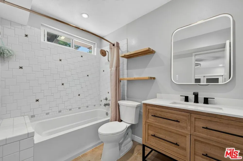 2418 Graham Avenue #2 Redondo Beach, CA 90278