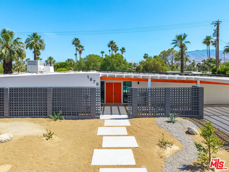 1979 E Alejo Road Palm Springs, CA 92262