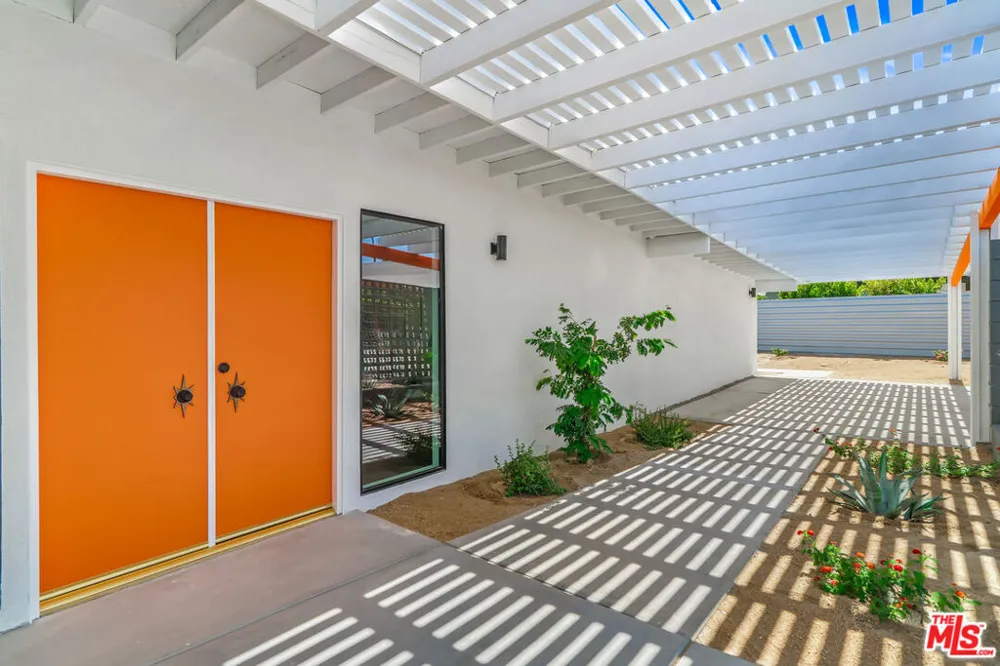 1979 E Alejo Road Palm Springs, CA 92262