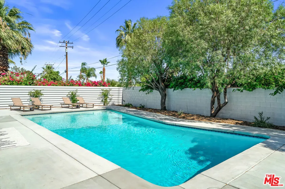 1979 E Alejo Road Palm Springs, CA 92262
