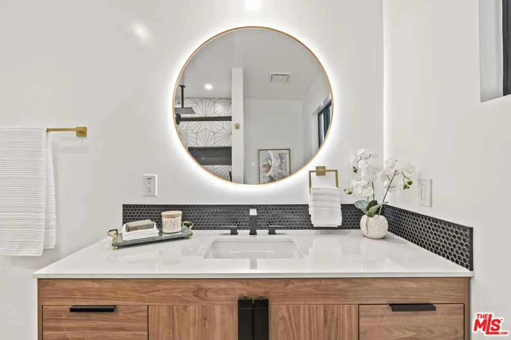 1979 E Alejo Road Palm Springs, CA 92262