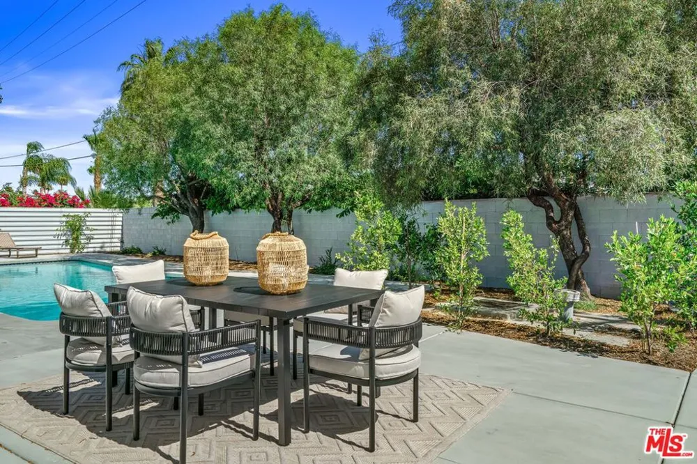 1979 E Alejo Road Palm Springs, CA 92262