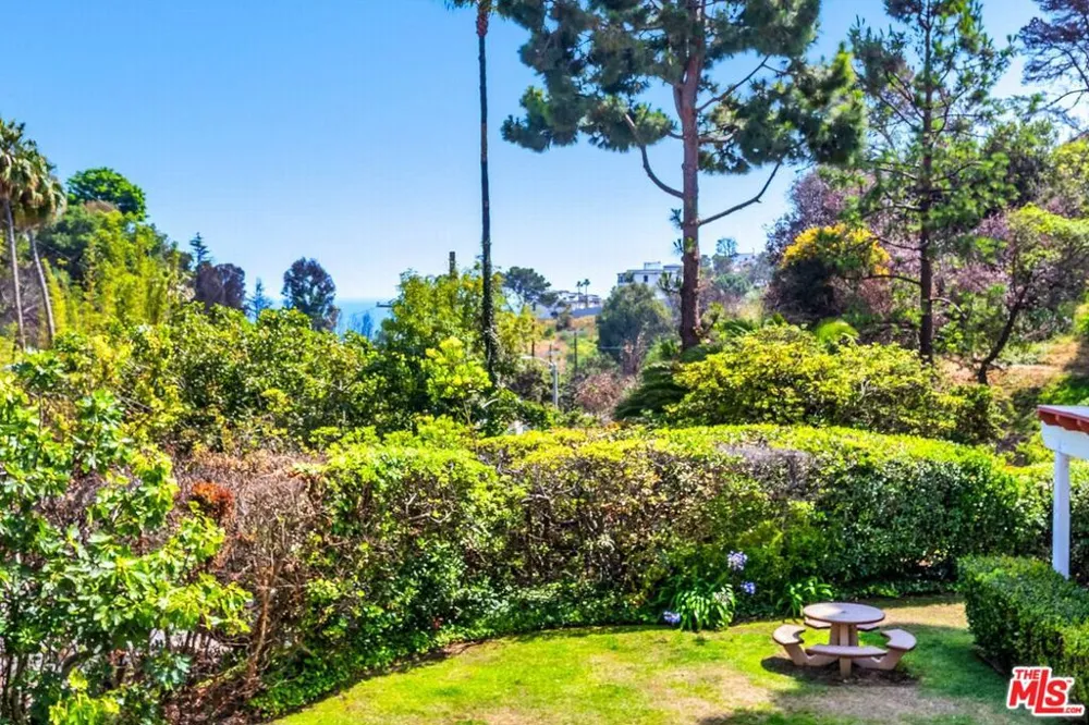 501 Palisades Drive #221 Pacific Palisades, CA 90272