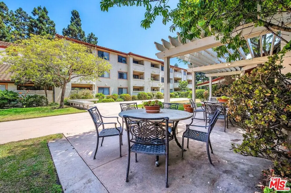 501 Palisades Drive #221 Pacific Palisades, CA 90272