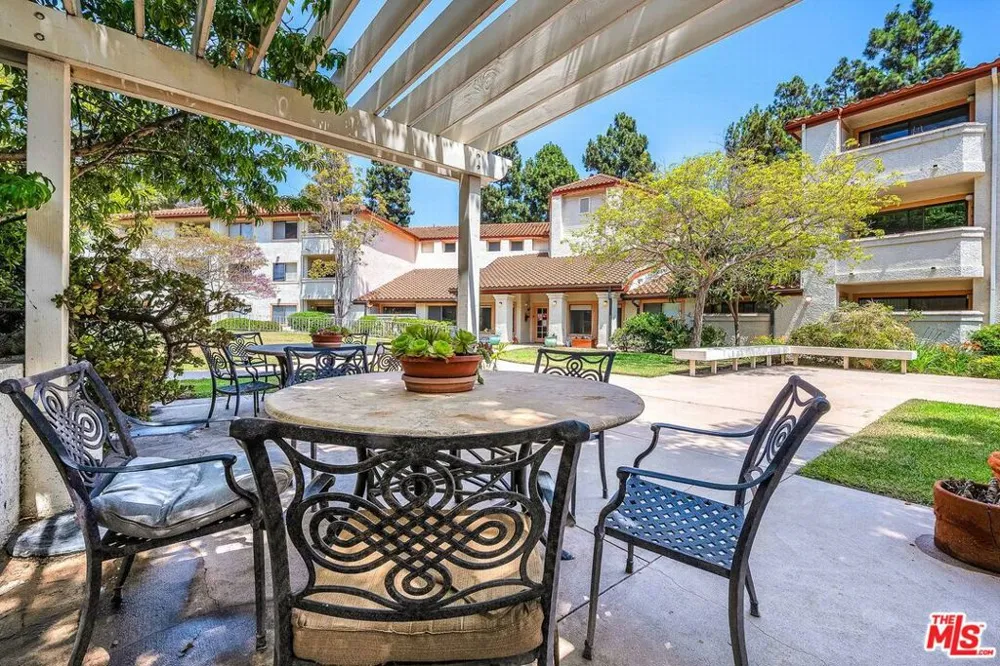 501 Palisades Drive #221 Pacific Palisades, CA 90272