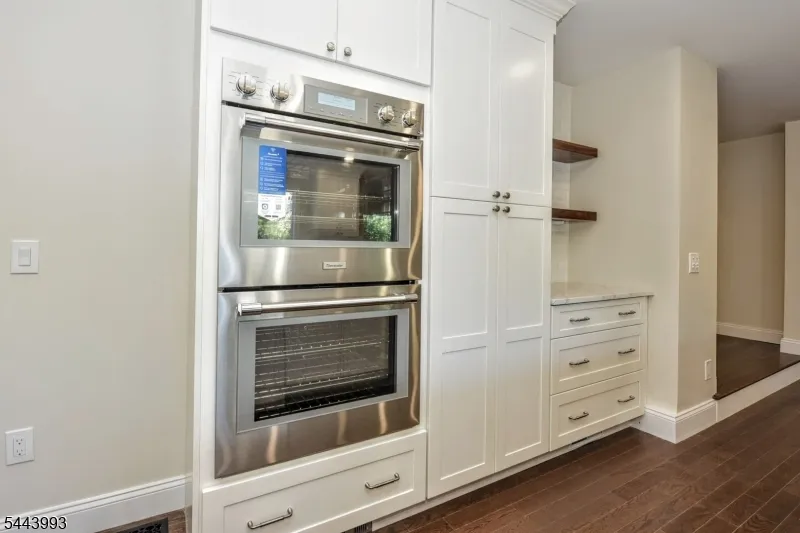 193 E Shore Trl Sparta, NJ 07871