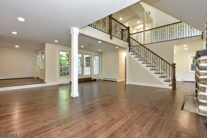 193 E Shore Trl Sparta, NJ 07871