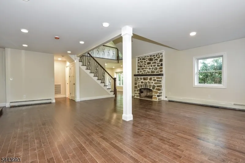 193 E Shore Trl Sparta, NJ 07871