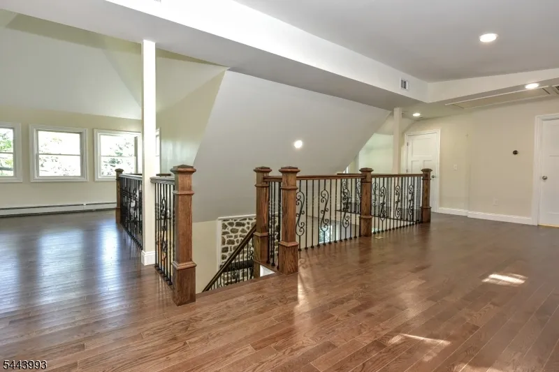 193 E Shore Trl Sparta, NJ 07871