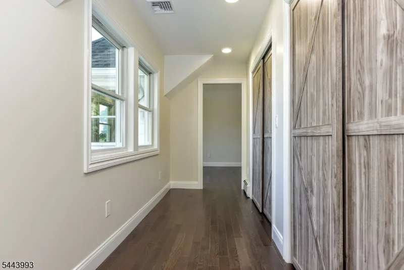 193 E Shore Trl Sparta, NJ 07871