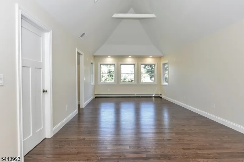193 E Shore Trl Sparta, NJ 07871
