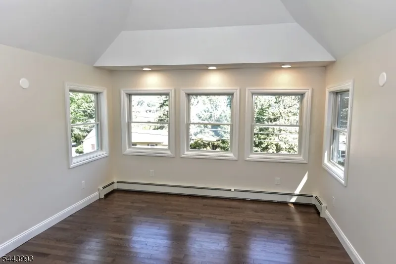 193 E Shore Trl Sparta, NJ 07871