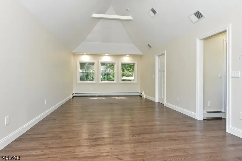 193 E Shore Trl Sparta, NJ 07871