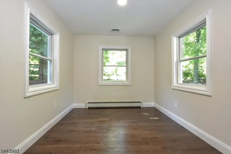 193 E Shore Trl Sparta, NJ 07871