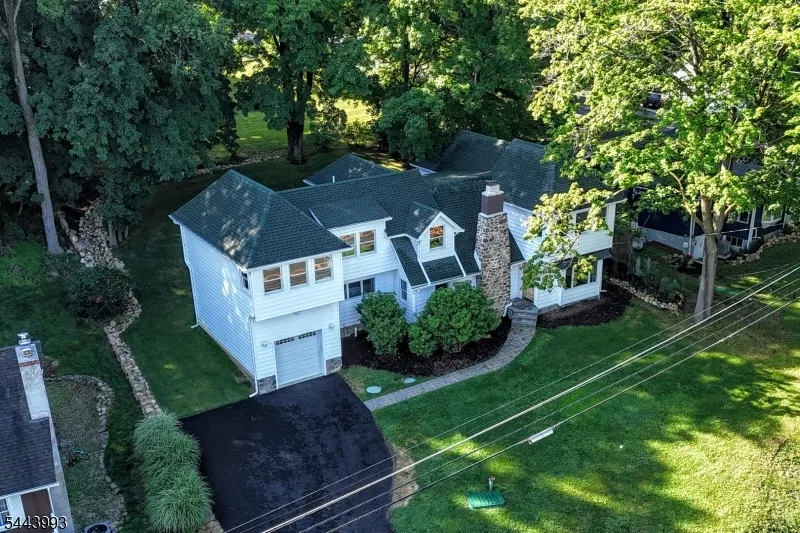 193 E Shore Trl Sparta, NJ 07871