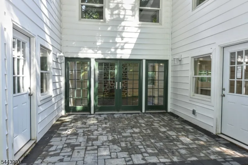 193 E Shore Trl Sparta, NJ 07871