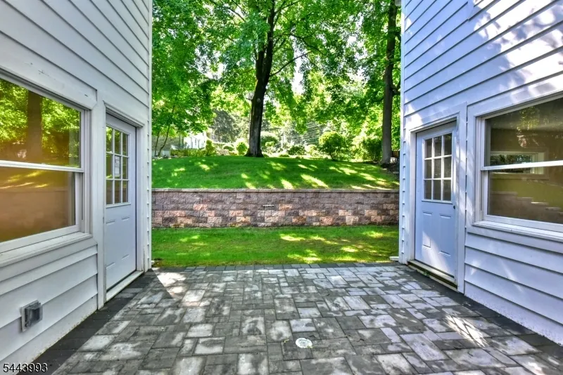 193 E Shore Trl Sparta, NJ 07871