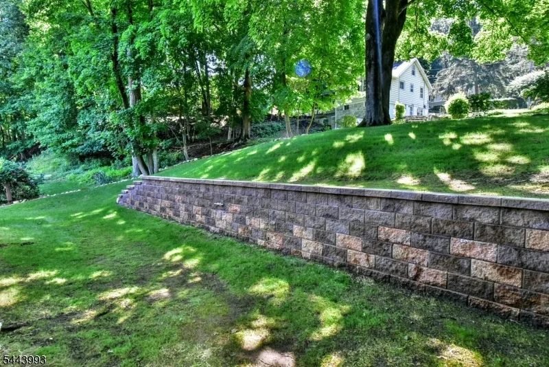 193 E Shore Trl Sparta, NJ 07871