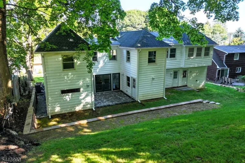 193 E Shore Trl Sparta, NJ 07871