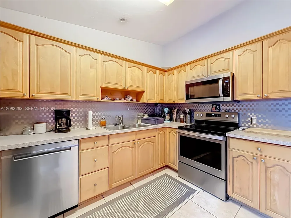 4271 NW 20th Ave Oakland Park, FL 33309
