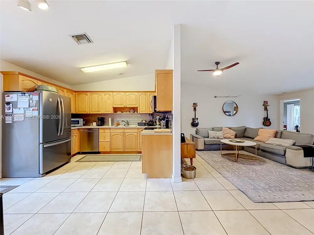 4271 NW 20th Ave Oakland Park, FL 33309