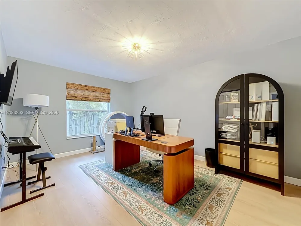 4271 NW 20th Ave Oakland Park, FL 33309
