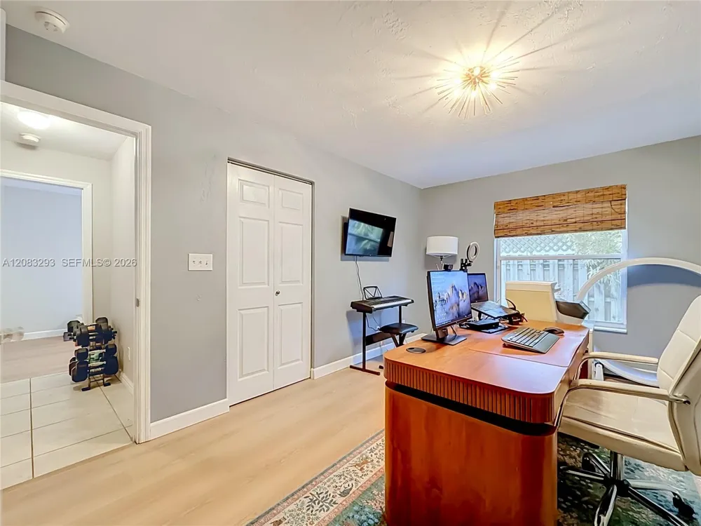 4271 NW 20th Ave Oakland Park, FL 33309