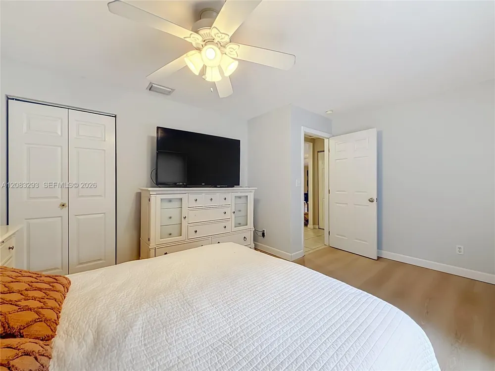 4271 NW 20th Ave Oakland Park, FL 33309