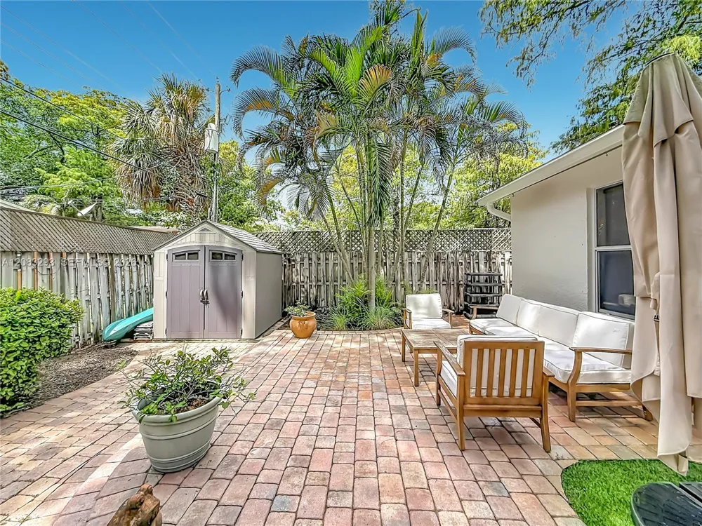 4271 NW 20th Ave Oakland Park, FL 33309