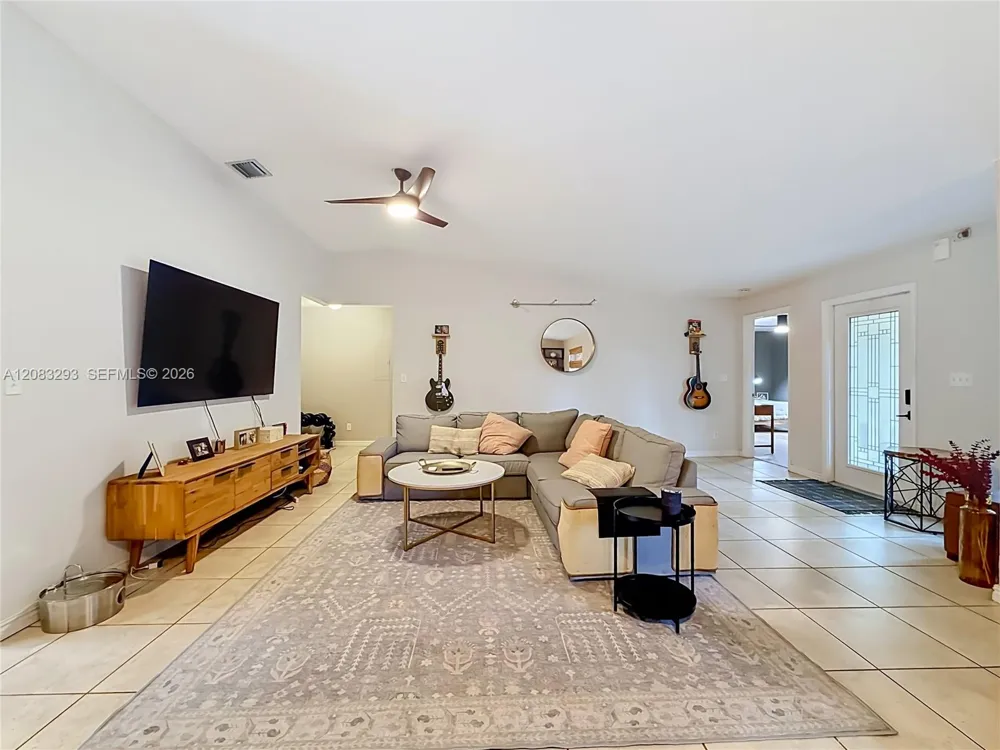 4271 NW 20th Ave Oakland Park, FL 33309