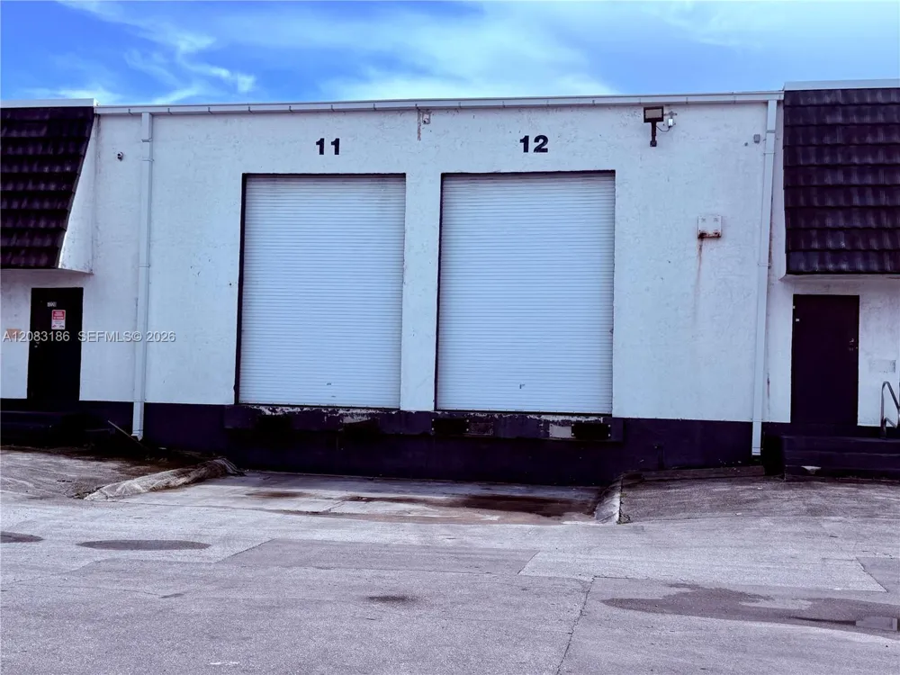 7228 NW 79th Ter Medley, FL 33166
