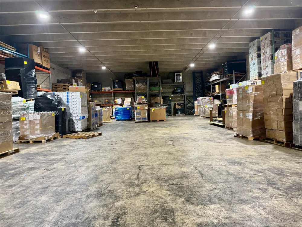 7228 NW 79th Ter Medley, FL 33166