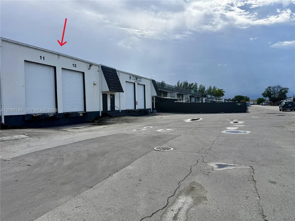 7228 NW 79th Ter Medley, FL 33166