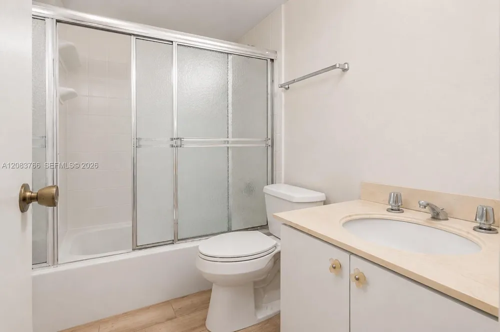 1965 S Ocean Dr #5E Hallandale Beach, FL 33009