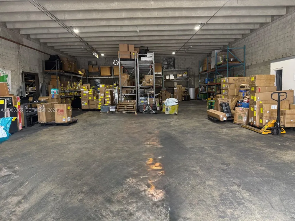 7232 NW 79th Ter Medley, FL 33166