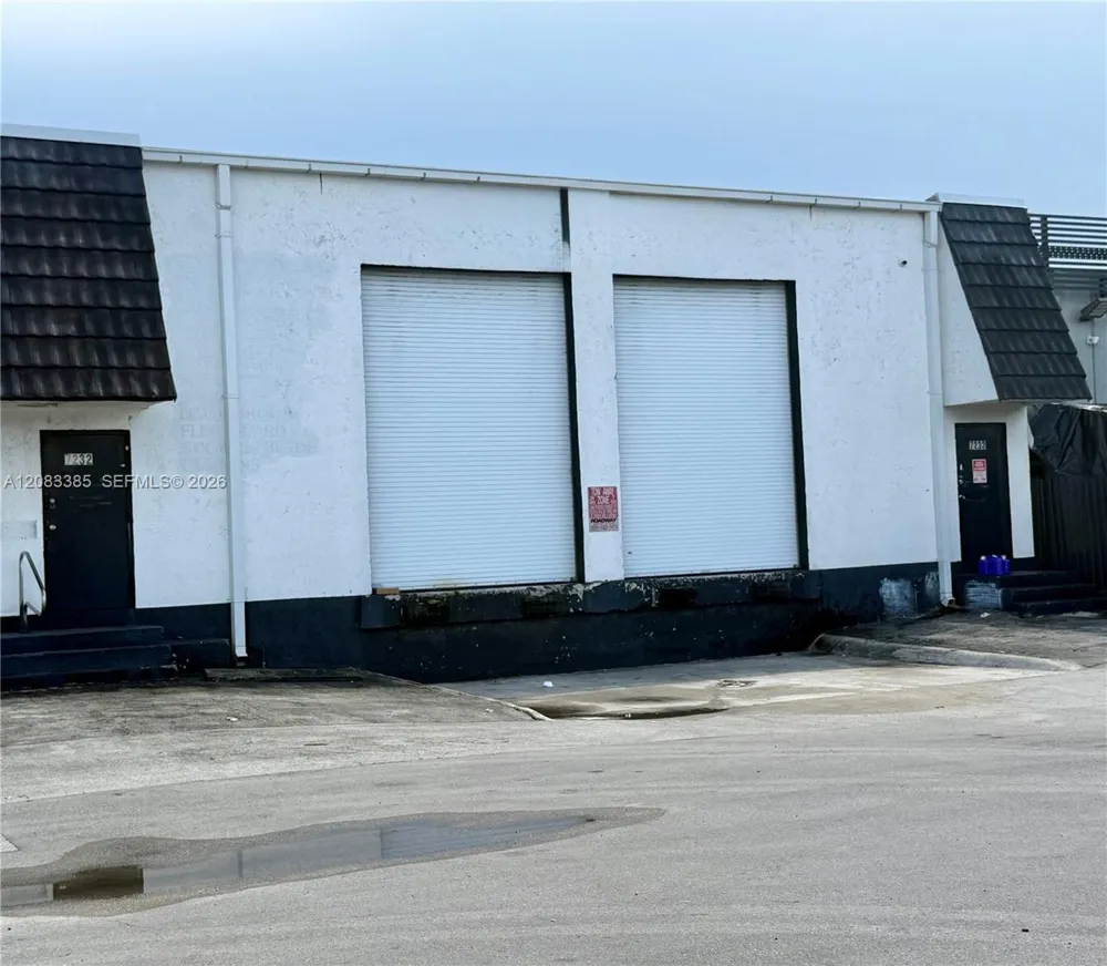 7232 NW 79th Ter Medley, FL 33166