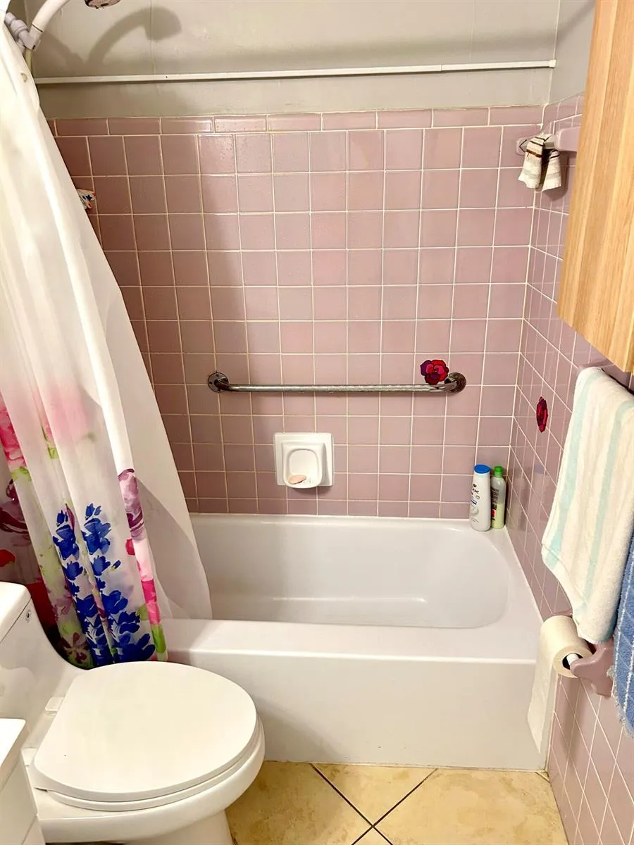 920 SW 11th Avenue #5d Hallandale Beach, FL 33009