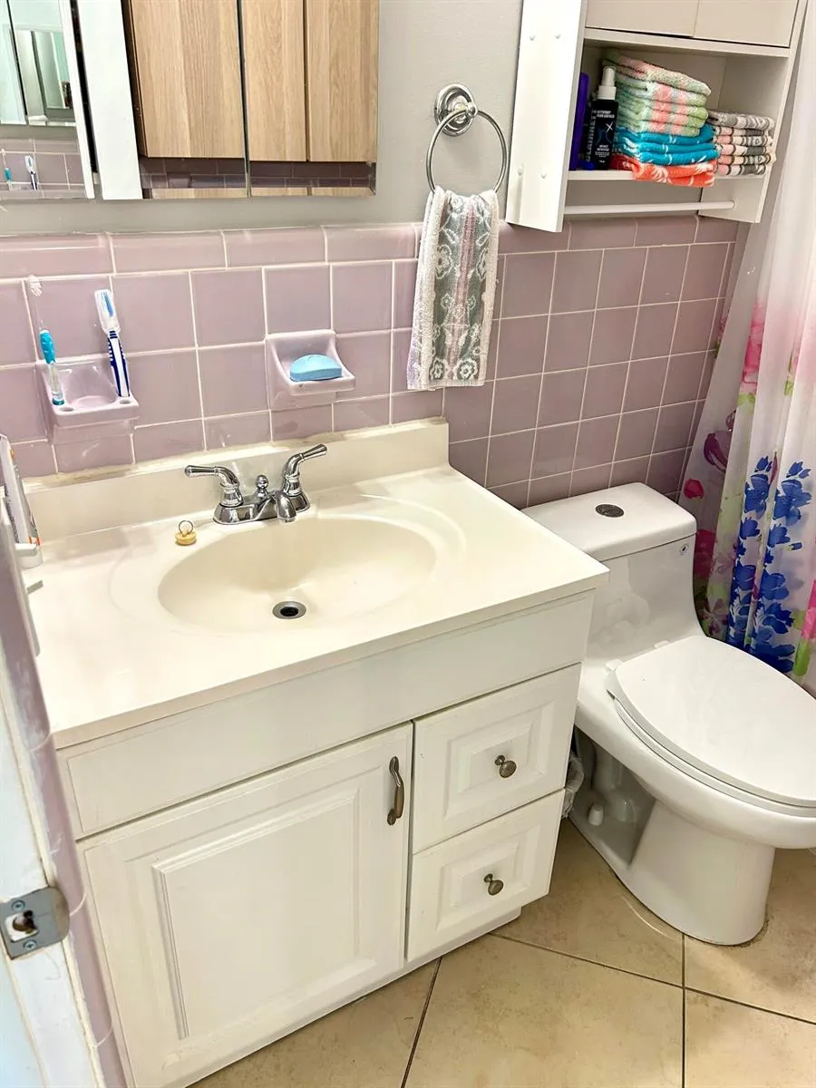920 SW 11th Avenue #5d Hallandale Beach, FL 33009