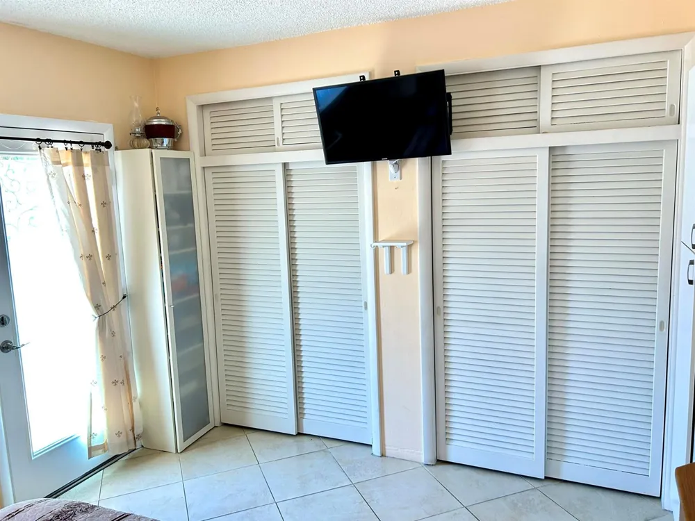 920 SW 11th Avenue #5d Hallandale Beach, FL 33009