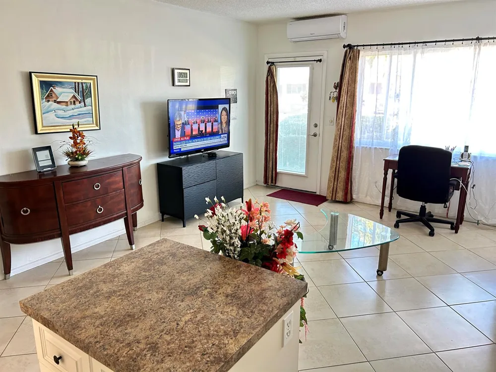 920 SW 11th Avenue #5d Hallandale Beach, FL 33009