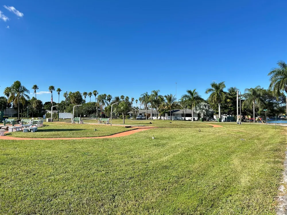 920 SW 11th Avenue #5d Hallandale Beach, FL 33009