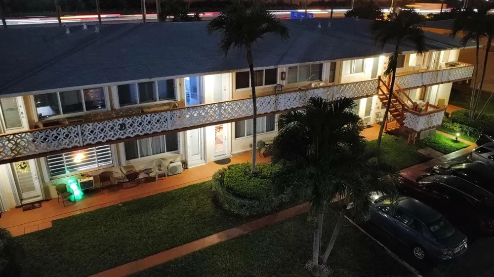 920 SW 11th Avenue #5d Hallandale Beach, FL 33009